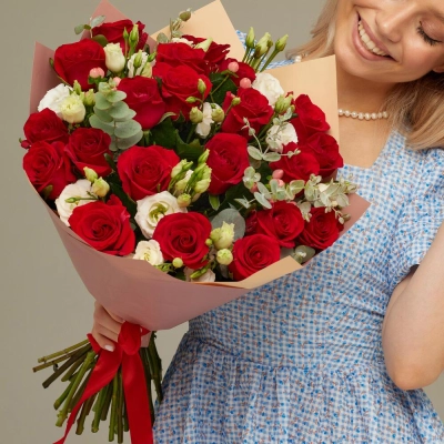 Роскошный букет для любимой женщины – 21 эквадорская роза и эустома Багратионовск Калининградская область