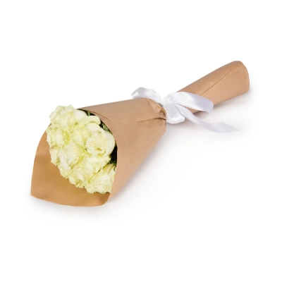 Букет из белых роз в крафте Багратионовск Калининградская область