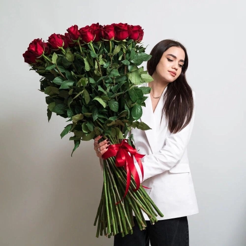 Роскошный букет из 51 красной розы – воплощение безграничной любви Багратионовск Калининградская область
