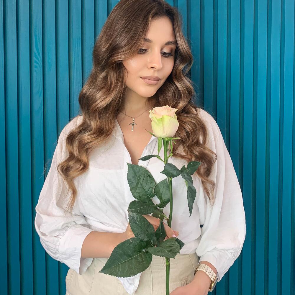 Комплимент из розовой эквадорской розы – минимализм роскоши Багратионовск Калининградская область