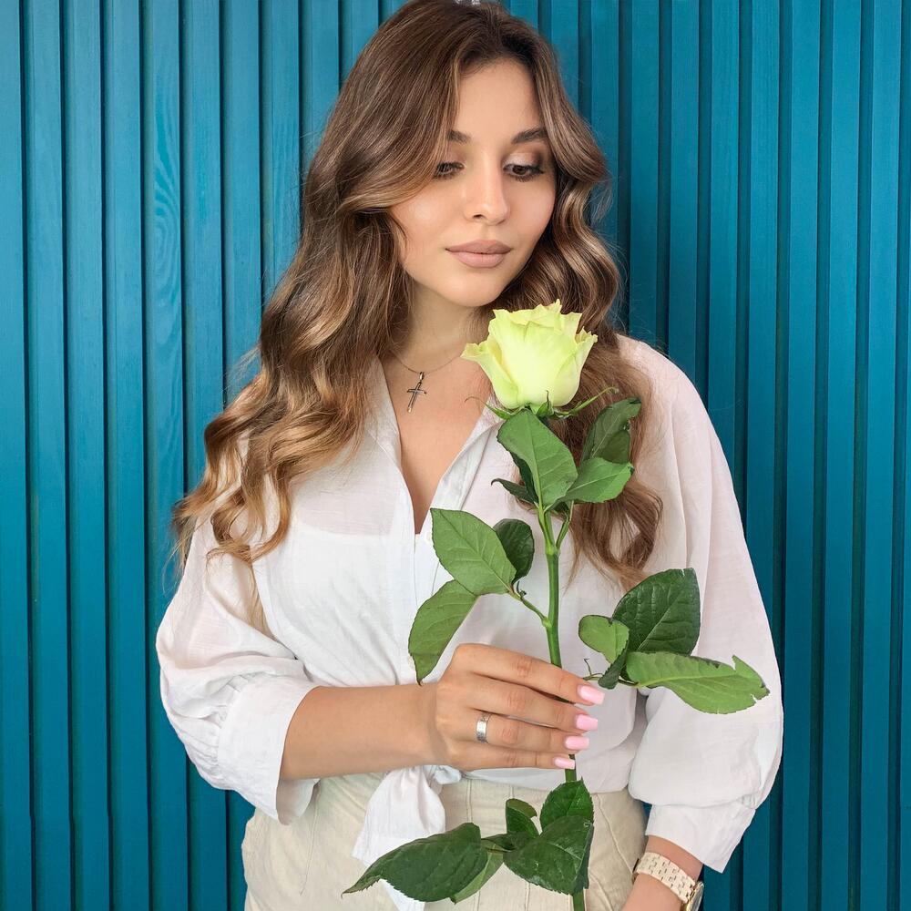 Комплимент из белой эквадорской розы – элегантность в каждом лепестке Багратионовск Калининградская область