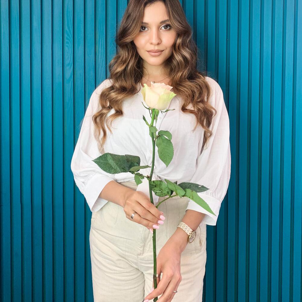 Комплимент из розовой эквадорской розы – минимализм роскоши Багратионовск Калининградская область