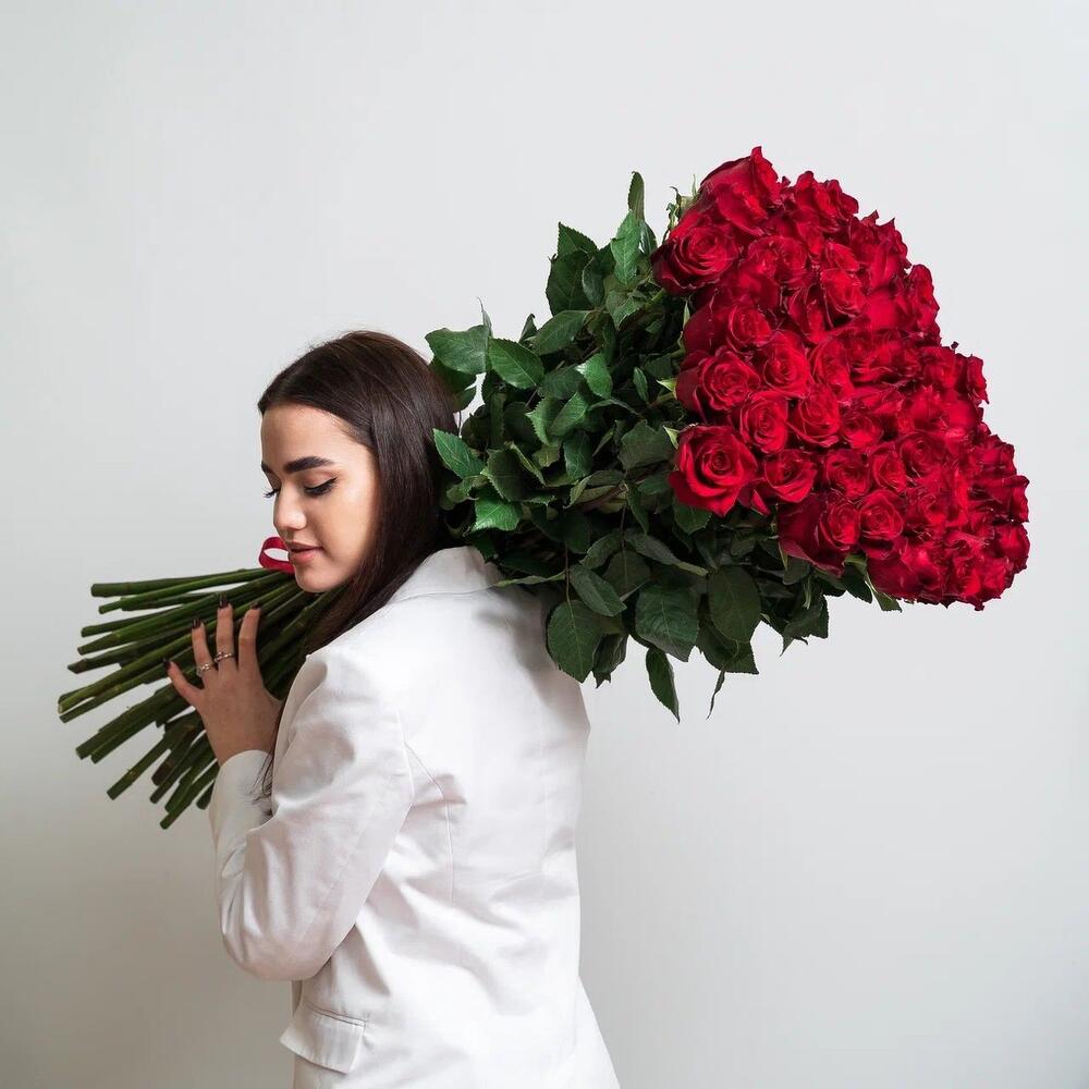 Роскошный букет из 51 красной розы – воплощение безграничной любви Багратионовск Калининградская область