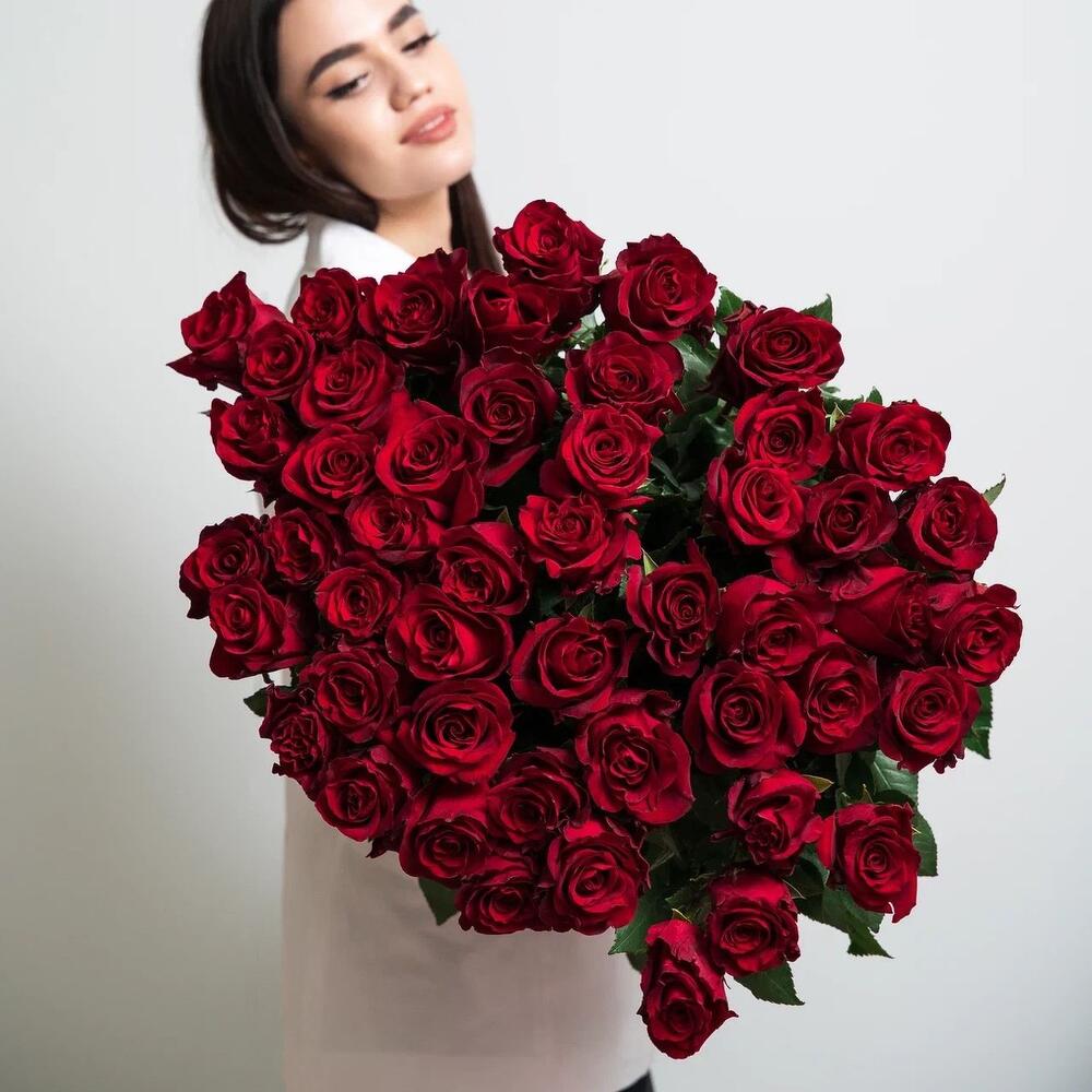 Роскошный букет из 51 красной розы – воплощение безграничной любви Багратионовск Калининградская область