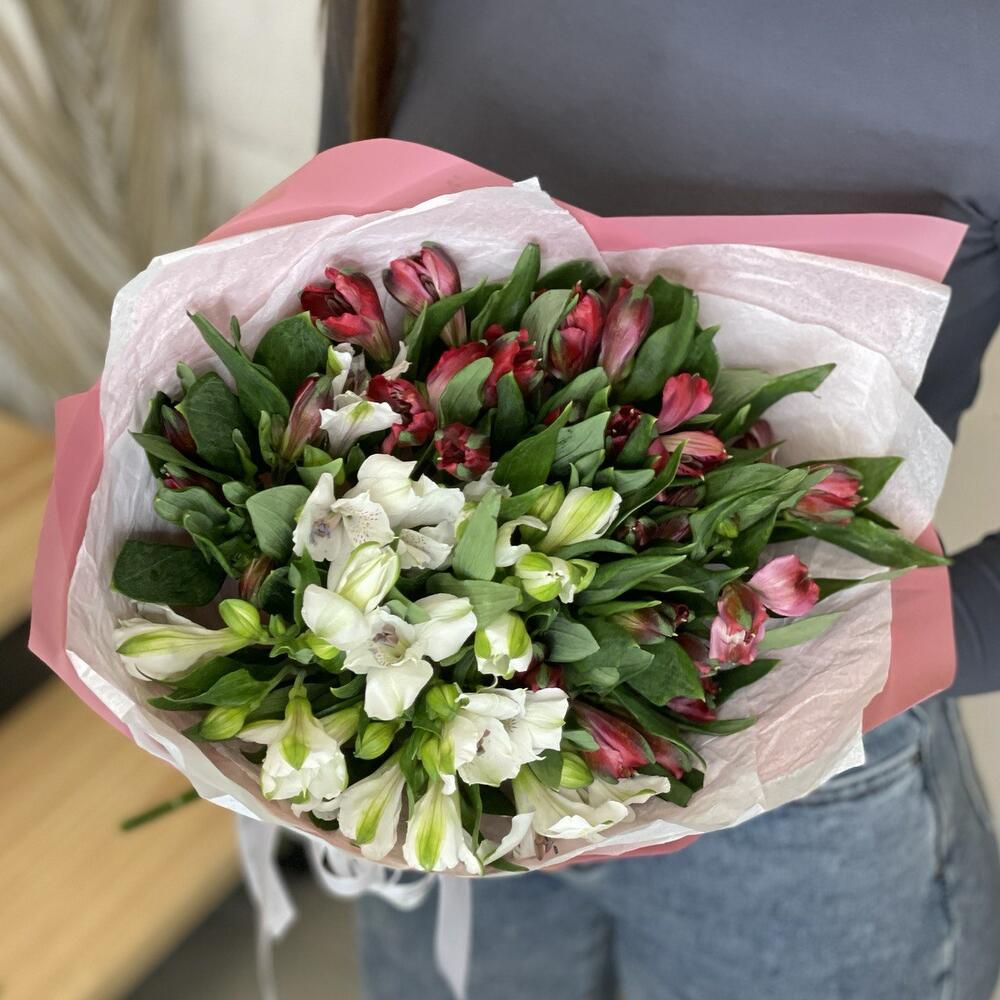 Букет «Люблю»– страсть и чистота в красно-белых альстромериях Багратионовск Калининградская область